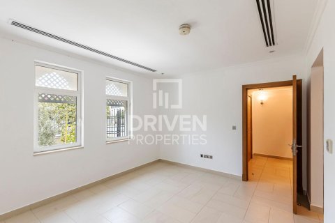 Villa en Jumeirah Park, Dubai, 4 dormitorios, 759.2 m², № 140375 - foto 10