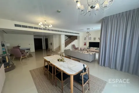 Adosado en Jumeirah Islands, Dubai, 4 dormitorios, 337 m², № 62178 - foto 8