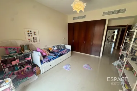 Adosado en Jumeirah Islands, Dubai, 4 dormitorios, 337 m², № 62178 - foto 3