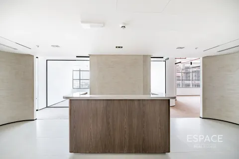 Oficina en Jumeirah Lake Towers, Dubai, 478 m², № 62190 - foto 1