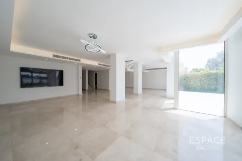 Villa en The Lakes, Dubai, 4 dormitorios, 327 m², № 62191 - foto 3