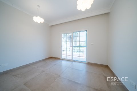 Villa en The Lakes, Dubai, 4 dormitorios, 327 m², № 62191 - foto 7