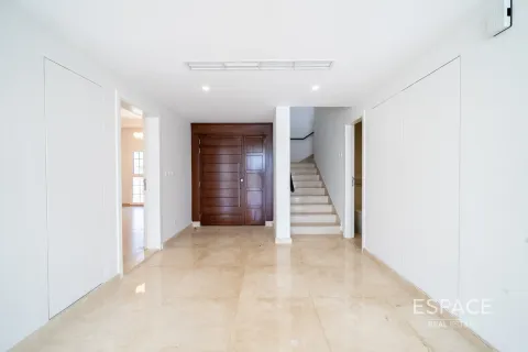 Villa en The Lakes, Dubai, 4 dormitorios, 327 m², № 62191 - foto 6