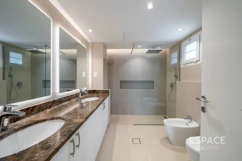 Villa en The Lakes, Dubai, 4 dormitorios, 327 m², № 62191 - foto 9