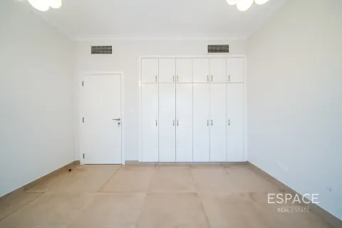 Villa en The Lakes, Dubai, 4 dormitorios, 327 m², № 62191 - foto 8
