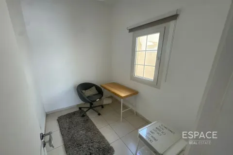 Villa en Springs 8, The Springs, Dubai, 2 dormitorios, 153 m², № 62176 - foto 2