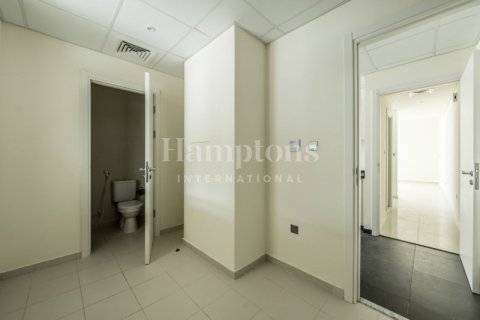 Снять в аренду таунхаус в Дубае: 3 спальни, 157.00607000м², № 12500 - фото 2