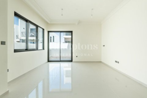Снять в аренду таунхаус в Дубае: 3 спальни, 157.00607000м², № 12500 - фото 1