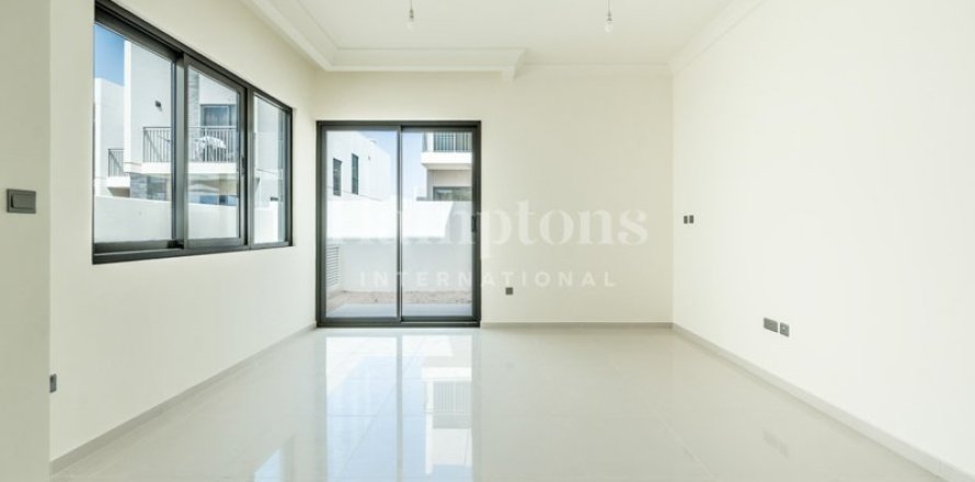 Таунхаус в Дубае, 3 спальни, 157.006м², № 12500