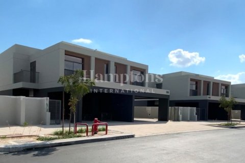 Снять в аренду виллу в Dubai South (Dubai World Central), Дубай: 3 спальни, 237.83168000м², № 12499 - фото 18