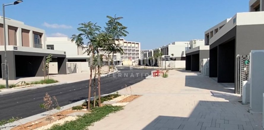 Вилла в Dubai South (Dubai World Central), Дубай, 3 спальни, 237.832м², № 12499