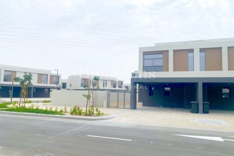 Снять в аренду виллу в Dubai South (Dubai World Central), Дубай: 3 спальни, 237.83168000м², № 12499 - фото 14