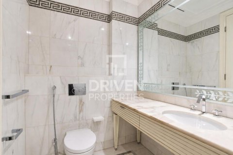 Duplex in Palazzo Versace, Culture Village, Dubai 3 bedrooms, 471.48 sq.m. № 128529 - photo 21