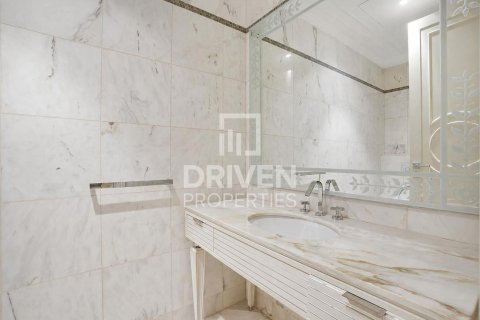 Duplex in Palazzo Versace, Culture Village, Dubai 3 bedrooms, 471.48 sq.m. № 128529 - photo 19