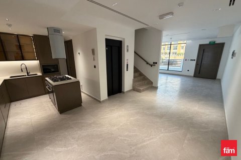 Villa in Dubai 4 bedrooms, 160 sq.m. № 93638