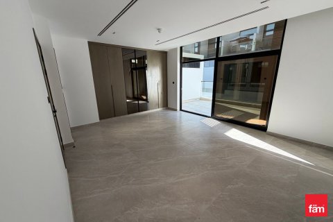 Villa in Dubai 4 bedrooms, 160 sq.m. № 93638 - photo 4