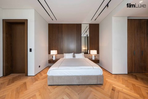 Villa in Dubai 5 bedrooms, 690.4 sq.m. № 93628 - photo 12