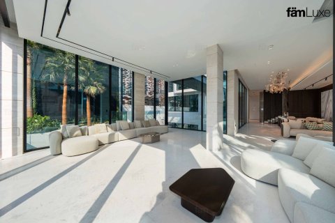 Villa in Dubai 5 bedrooms, 690.4 sq.m. № 93628 - photo 4