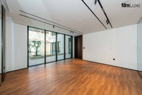 Villa in Dubai 5 bedrooms, 690.4 sq.m. № 93628 - photo 19