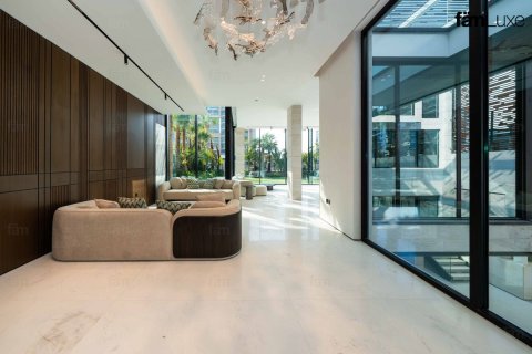 Villa in Dubai 5 bedrooms, 690.4 sq.m. № 93628 - photo 5