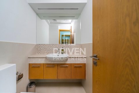 Appartement à Bellevue Towers, Downtown Dubai (Downtown Burj Dubai), Dubai, 1 chambre, 81.38 m², № 136964 - photo 8