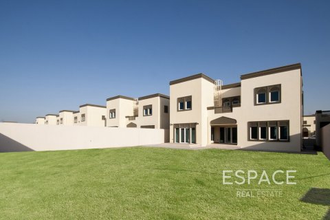 Купить виллу в Regional, Jumeirah Park, Дубай: 3 спальни, 285м², № 61918 - фото 3