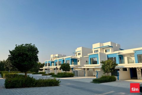 Townhouse in Dubai 5 bedrooms, 144 sq.m. № 50181