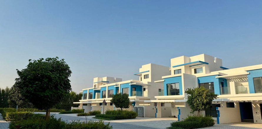 Townhouse in Dubai 5 bedrooms, 144 sq.m. № 50181