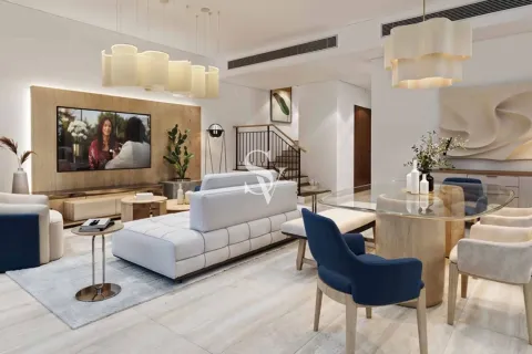 Villa in Dubai Land, Dubai 5 bedrooms, 144 sq.m. № 88314 - photo 2