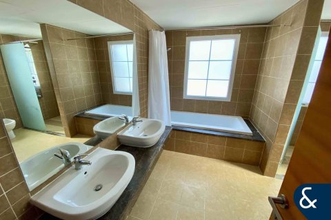 Villa in Jumeirah Village Triangle, Dubai 2 bedrooms, 686 sq.m. № 76316 - photo 22