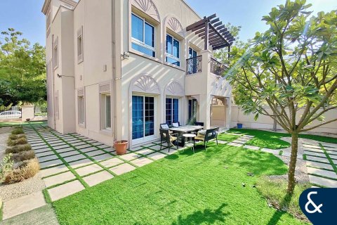 Villa in Jumeirah Village Triangle, Dubai 2 bedrooms, 686 sq.m. № 76316 - photo 14