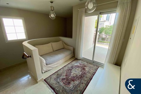 Villa in Jumeirah Village Triangle, Dubai 2 bedrooms, 686 sq.m. № 76316 - photo 17