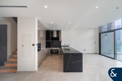 Apartment in Business Bay, Dubai 3 bedrooms, 209 sq.m. № 76314 - photo 8