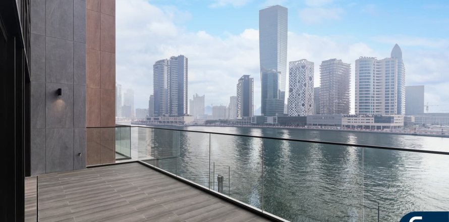 Apartment in Business Bay, Dubai 3 bedrooms, 209 sq.m. № 76314