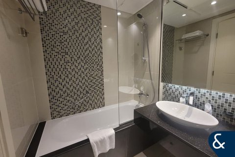 Apartment in Downtown Dubai (Downtown Burj Dubai), Dubai 3 bedrooms, 200 sq.m. № 76315 - photo 11