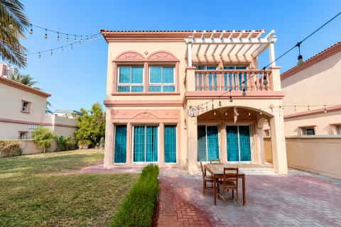 Villa en Jumeirah Village Triangle, Dubai, 2 dormitorios, 644.93 m², № 133978