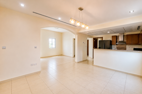 Villa en Jumeirah Village Triangle, Dubai, 2 dormitorios, 644.93 m², № 133978 - foto 14