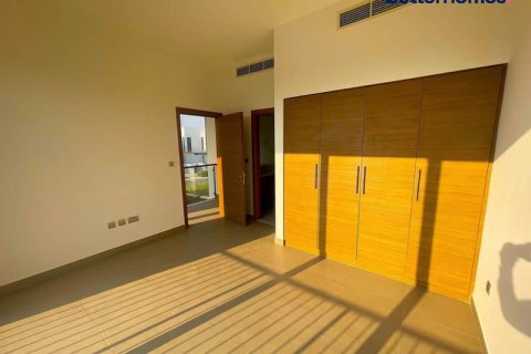 Снять в аренду виллу в Дубай Хилс Эстейт, Дубай: 3 спальни, 454м², № 57822 - фото 9