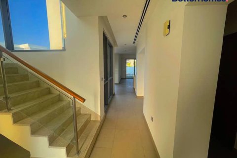 Снять в аренду виллу в Дубай Хилс Эстейт, Дубай: 3 спальни, 454м², № 57822 - фото 5