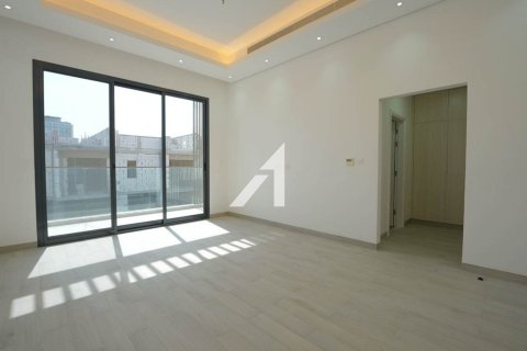Villa in Dubai 4 bedrooms, 218.1 sq.m. № 56235 - photo 9