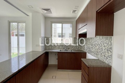 Adosado en Arabella Townhouses, Mudon, Dubai, 4 dormitorios, 235 m², № 46390 - foto 6