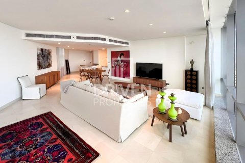 Apartment in DIFC, Dubai 2 bedrooms, 157.94 sq.m. № 140185 - photo 3
