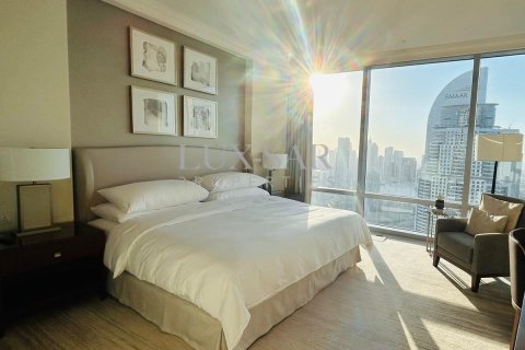 Снять в аренду квартиру в The Address Residence Fountain Views, Даунтаун Дубай (Даунтаун Бурдж Дубай), Дубай: 3 спальни, 223м², № 37288 - фото 5