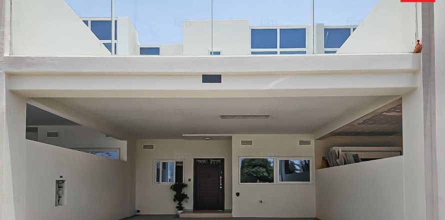 Townhouse in Dubai 4 bedrooms, 174.8 sq.m. № 70569