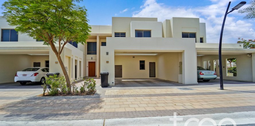 Villa in Hayat Townhouses, Town Square, Dubai 3 bedrooms, 220.27 sq.m. № 134513