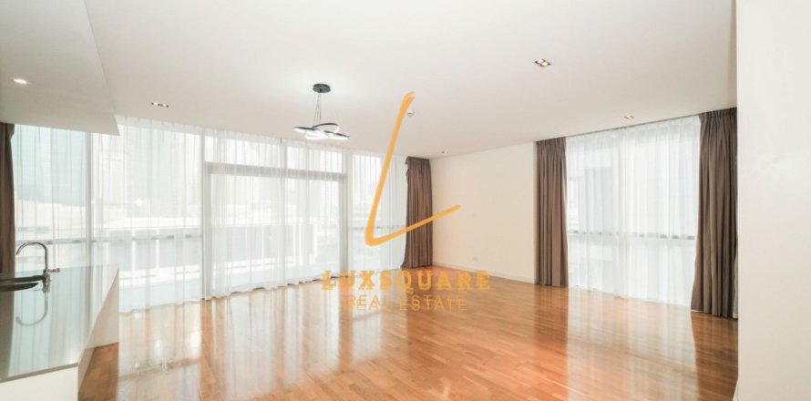 Apartamento en Al Wasl, Dubai, 3 dormitorios, 204 m², № 141829