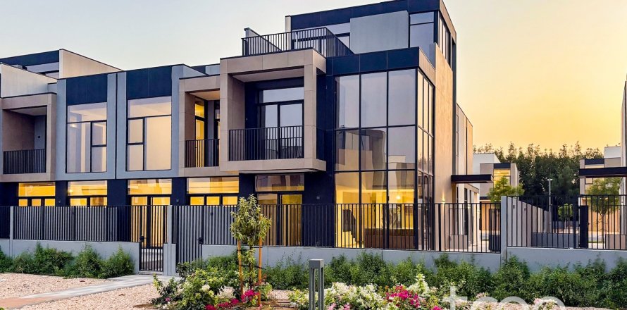 Villa in Mudon, Dubai 4 bedrooms, 279.17 sq.m. № 134652