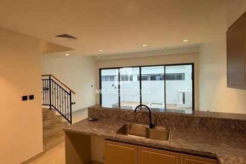 Townhouse in Damac Lagoons, Dubai 4 bedrooms, 144 sq.m. № 73158 - photo 12