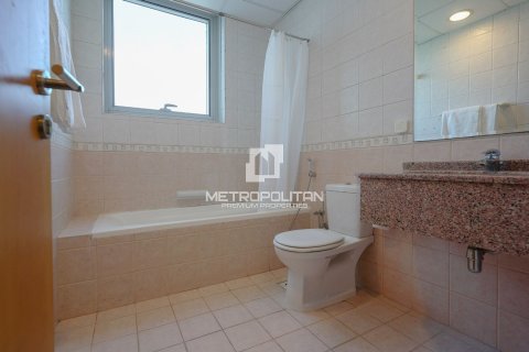 Apartment in Jumeirah Lake Towers, Dubai 2 bedrooms, 122 sq.m. № 73152 - photo 8