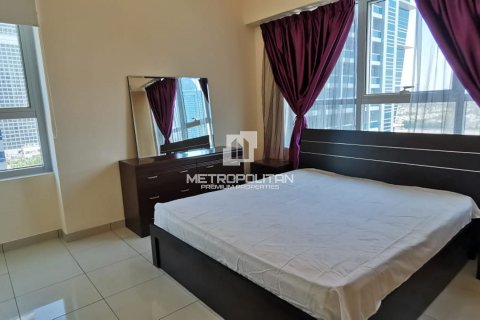 Apartment in Jumeirah Lake Towers, Dubai 2 bedrooms, 122 sq.m. № 73152 - photo 6